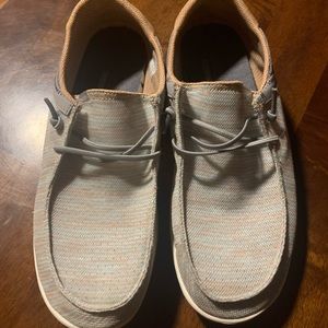 Women’s Hey Dude Shoes Size 11